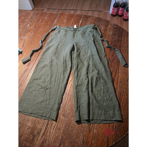Size 6 Calvin Klein Olive Green Linen Viscose Rear Elastic Waist Belted Capris - Picture 1 of 3